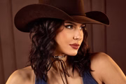 Ana Castela