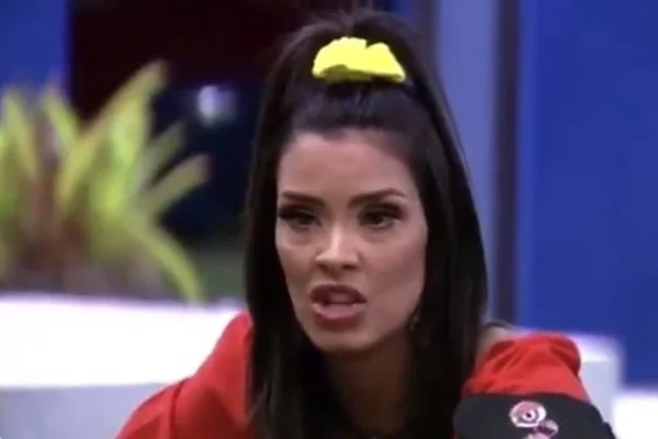 Ivy no BBB20 falando