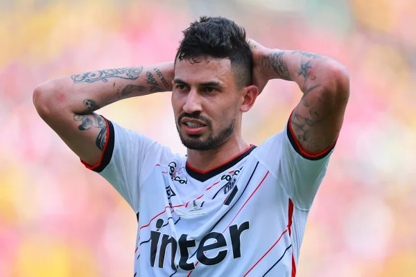 Brasileiros estreiam nos continentais em meio às finais de estaduais