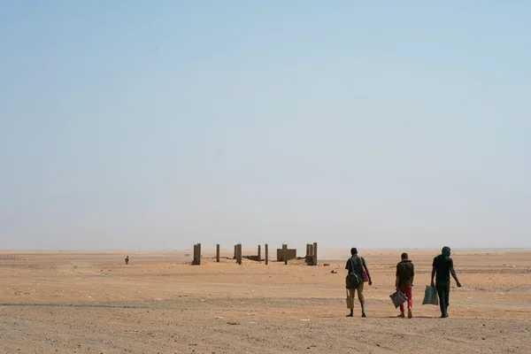 Argélia abandona mais de 13 mil imigrantes no Deserto do Saara