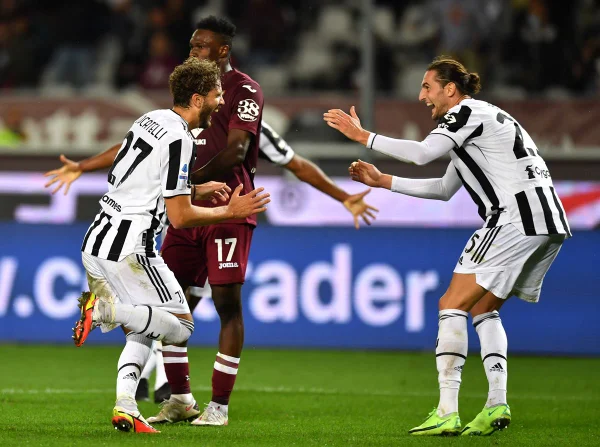 Juventus marca no fim do clássico contra o Torino e soma 3ª vitória seguida