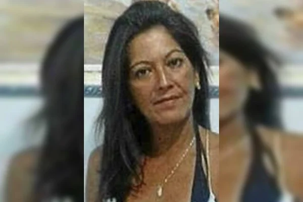 Polícia prende dupla suspeita de matar mulher a facadas no DF