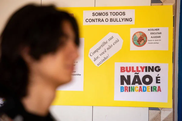 Brasília (DF), 05/08/2024. Projeto Vem Comigo propõe apoio para alunos e tem como foco acabar com o Bullying na escola GG do Guará I. Alunos tentam arrecadar dinheiro para apresentar projeto em São Paulo.