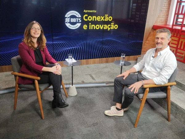 Foto colorida do estúdio de gravação do BBTS Talks com André Fischer - Metrópoles