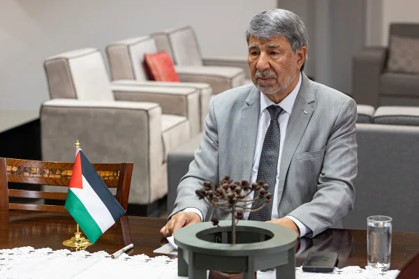 Brasília (DF) 09/10/24 Retrato do embaixador da Palestina no Brasil, Ibrahim Alzeben, que fala ao Metrópoles sobre o último conflito na Faixa de Gaza, que completou 1 ano