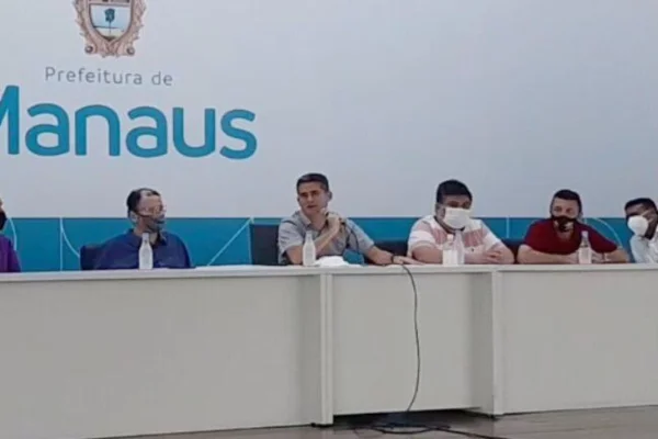 “Não tem desvio de vacina, nem de função”, diz prefeito de Manaus