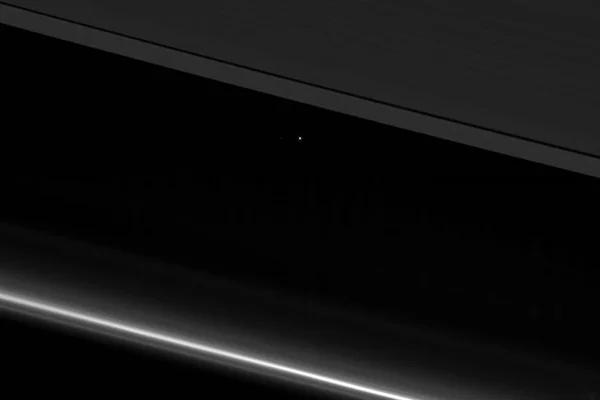 Espaçonave Cassini envia fotos da Terra entre anéis de Saturno