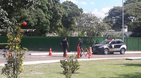 Previdência: polícia reforça segurança na residência oficial da Câmara
