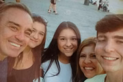 Rose Miriam Di Matteo publica última foto de Gugu Liberato ao lado dos filhos Sofia, Marina e João Augusto Rose Miriam Di Matteo publica última foto de Gugu Liberato ao lado dos filhos Sofia, Marina e João Augusto