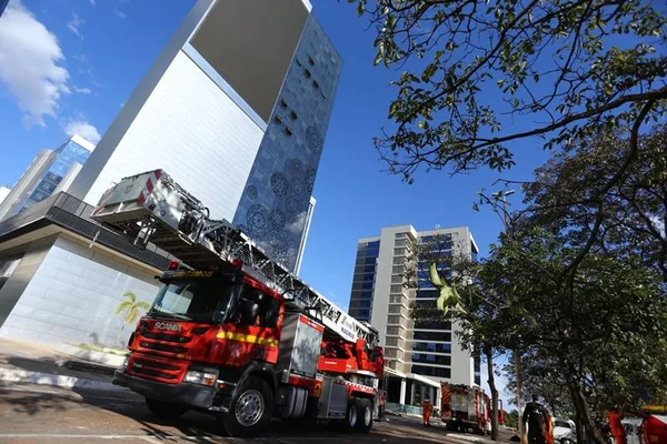Sindicatos condenam censura de Rollemberg ao Metrópoles: “Mordaça”