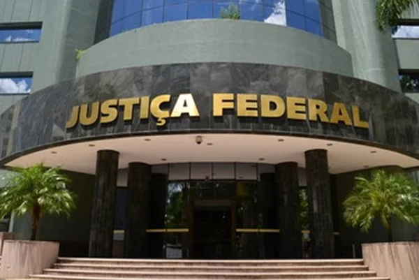 Secretaria e PF esperam protestos pacíficos em interrogatório de Lula