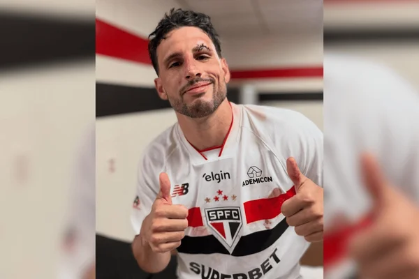 Calleri acabou se machucando e teve que costurar o supercílio