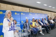 A iniciativa promete mudar a forma como os estudantes da rede pública recebem seus uniformes. Inspirado no sucesso do Cartão Material Escolar, o novo modelo permitirá que os responsáveis comprem as peças diretamente em malharias credenciadas do DF.