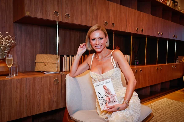 Mônica Salgado lança livro com talk sobre redes sociais na CASACOR