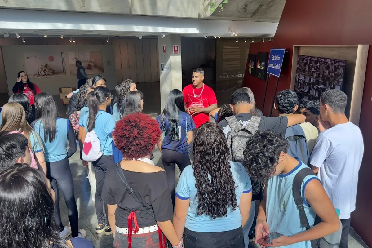 Escola fica na Ponte Alta Escola fica na Ponte Alta