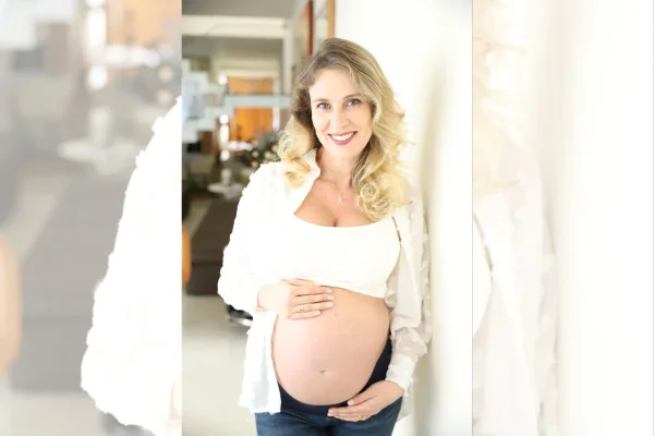 Mônica Andersen, de 48 anos, grávida da primeira filha