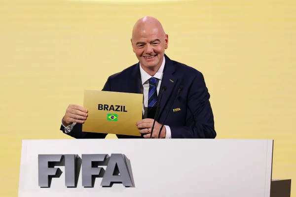 Foto colorida de Gianni Infantino - Metrópoles