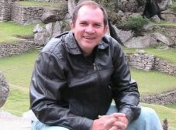 Professor morrer por complicações da Covid-19 no DF