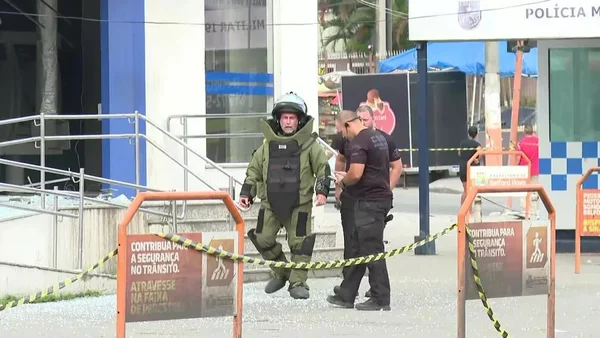 Bandidos armados explodem e roubam banco em Belford Roxo