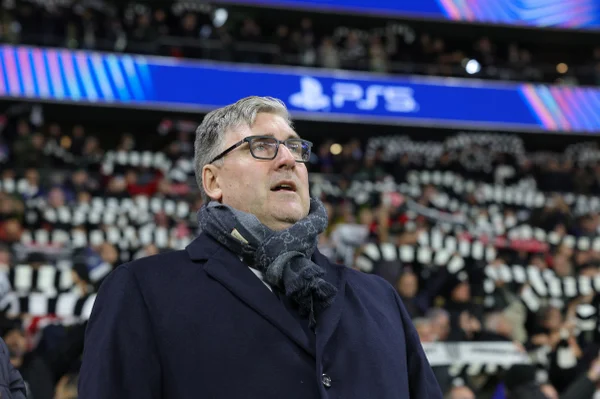 CEO do Frankfurt critica preços da Copa de 2026: “Temo pelo futebol”