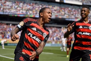 Com a vitória sobre o Chelsea, o Flamengo garantiu a classificação no grupo D no Mundial Com a vitória sobre o Chelsea, o Flamengo garantiu a classificação no grupo D no Mundial