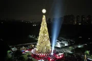 Árvore de Natal no Parque Villa-Lobos, em São Paulo Árvore de Natal no Parque Villa-Lobos, em São Paulo