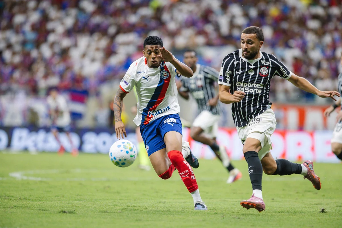 Bahia e Corinthians empataram por 1 x 1. Bahia e Corinthians empataram por 1 x 1.