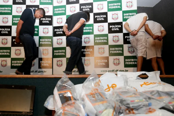 Polícia deflagra operação para desarticular quadrilha que furtava dados de chips de cartão de crédito