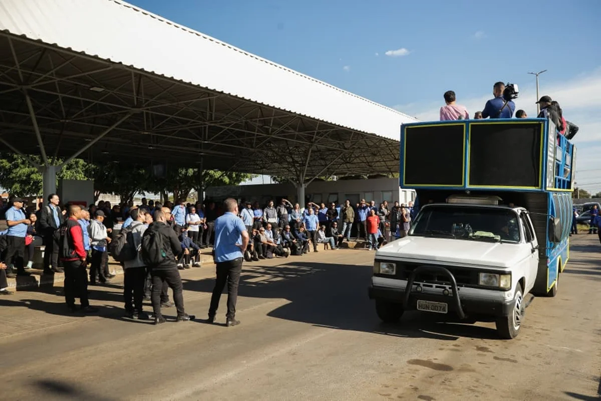 O serviço foi suspenso a partir das 4h O serviço foi suspenso a partir das 4h