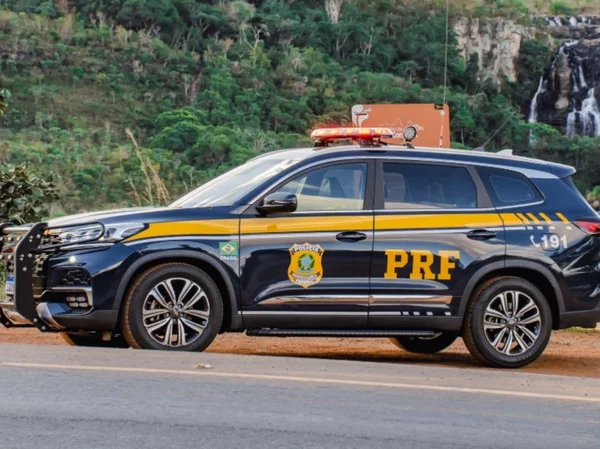 Imagem colorida ilustrativa de viatura da Polícia Rodoviária Federal - Metrópoles