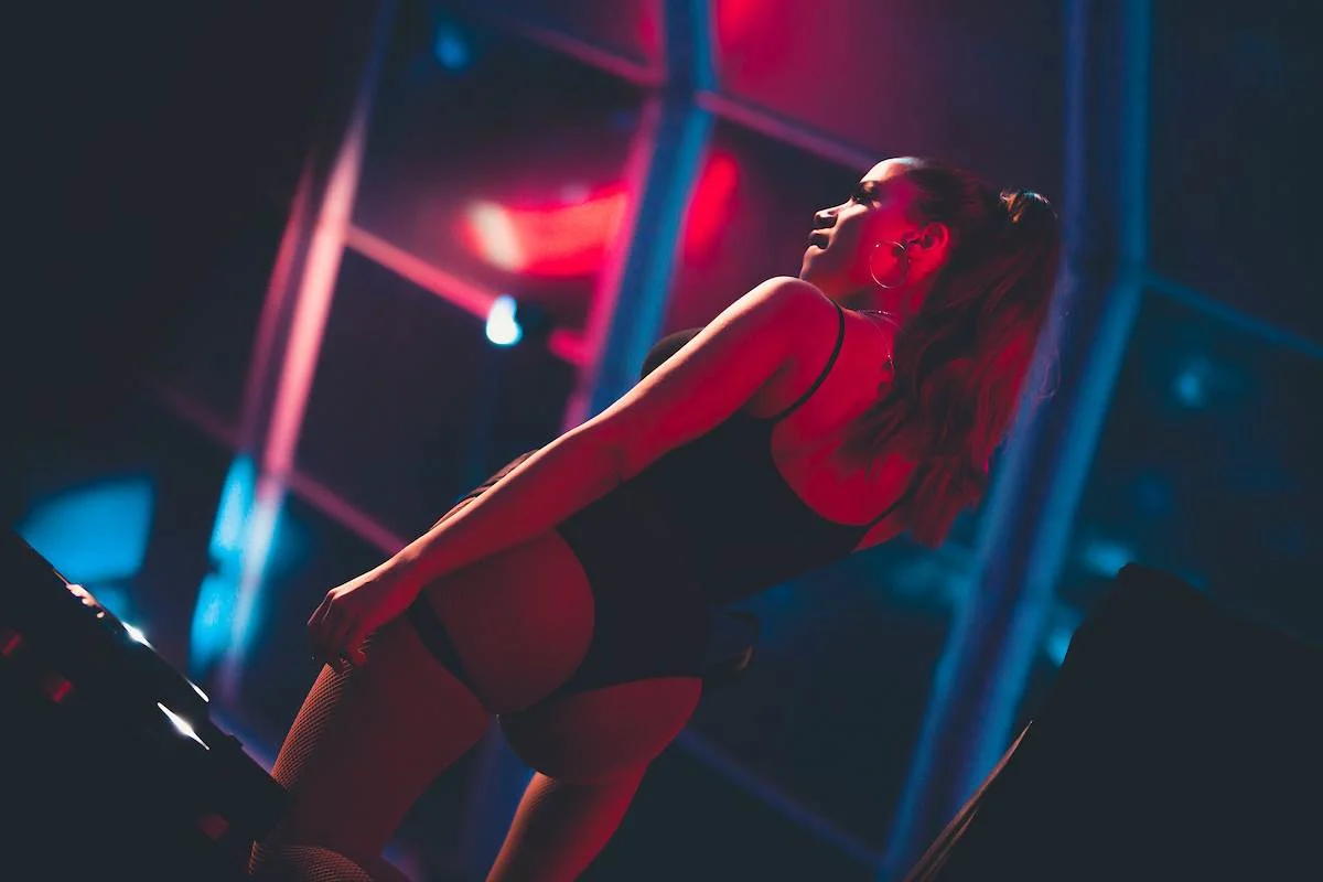<strong>Anitta:</strong> Larissa de Macedo Machado, mais conhecida pelo nome artístico Anitta, é uma cantora, compositora, atriz, apresentadora e produtora brasileira. Uma de suas principais músicas é Vai Malandra <strong>Anitta:</strong> Larissa de Macedo Machado, mais conhecida pelo nome artístico Anitta, é uma cantora, compositora, atriz, apresentadora e produtora brasileira. Uma de suas principais músicas é Vai Malandra