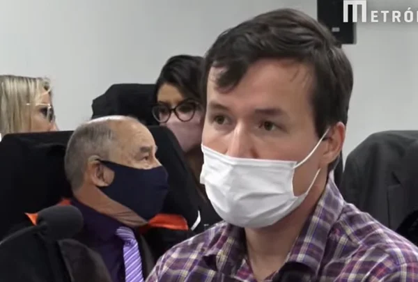 Emanuel Almeida Pastl durante julgamento dos réus acusados pela tragédia da Boate Kiss