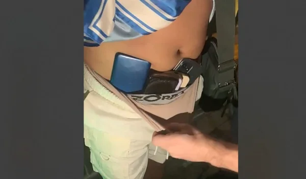 CABELEIREIRO FOI PRESO EM MEIO A FOLIÕES NA VILA MADALENA COM SEIS CELULARES - METRÓPOLES