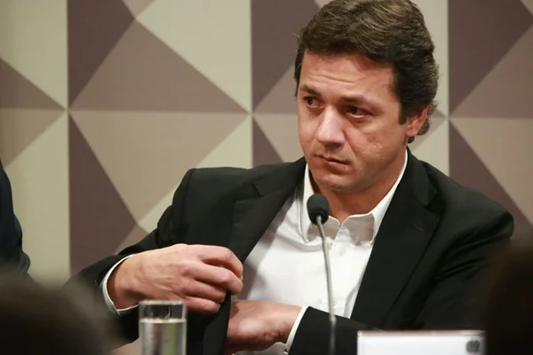 Sem tornozeleira, Wesley Batista terá de se apresentar toda semana