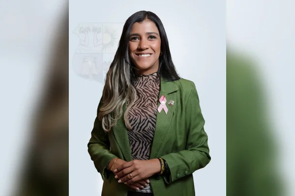 Pastora e cantora gospel: quem é a vereadora que apoiou demissão de petista