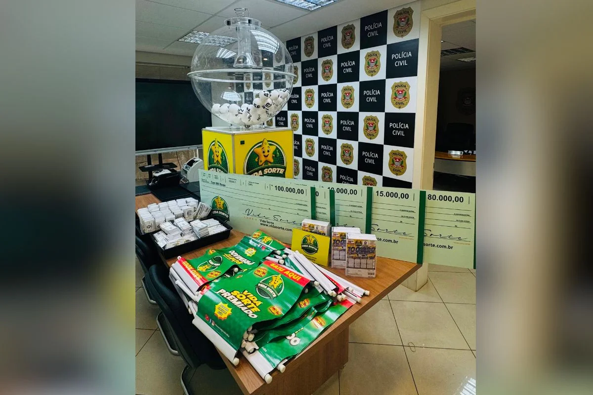 Todo material utilizado nos sorteios também foi apreendido. Todo material utilizado nos sorteios também foi apreendido.