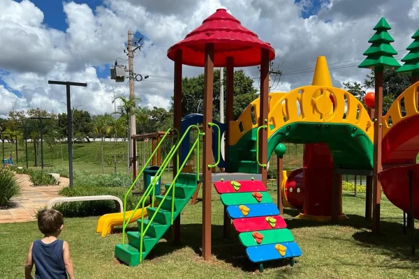“Local de convivência e infância”: moradora critica retirada de parque