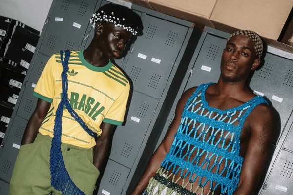 foto com cor. desfile da adidas no rio fashion week 2026 - metrópoles