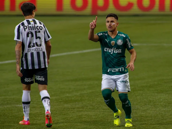 Palmeiras derrota o Santos e soma 5ª vitória seguida no Brasileirão
