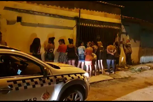 Festa clandestina é interrompida no DF, com multa de R$ 20 mil