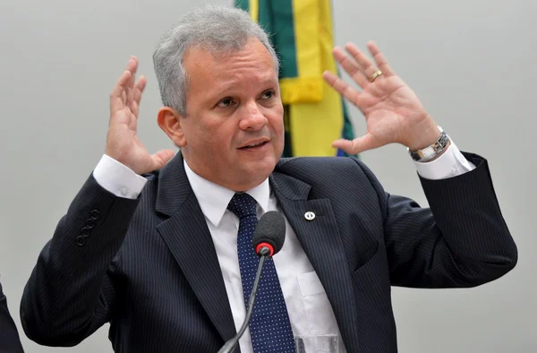 Governo prepara projeto de lei de novo marco regulatório das telecomunicações