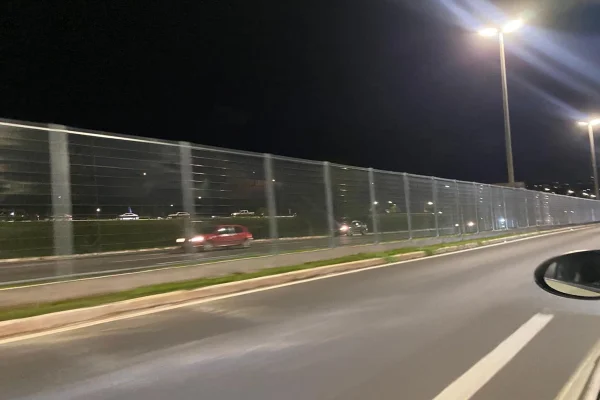 DER instala grades em ponte do DF para evitar travessia de pedestres