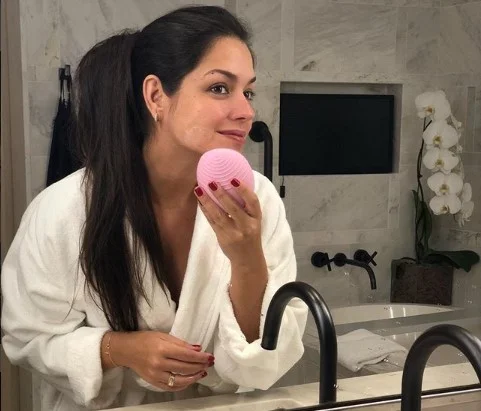 A atriz recebeu algumas críticas por sempre estar maquiada A atriz recebeu algumas críticas por sempre estar maquiada