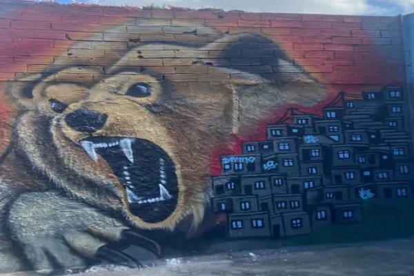 Spray e sangue: muro vira campo de batalha entre CV e TCP no Rio