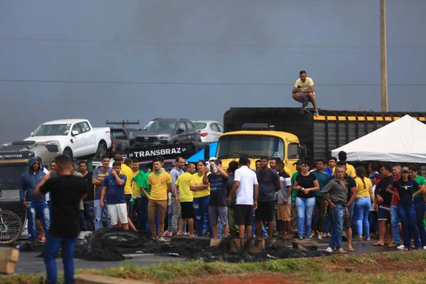 O silêncio de Jair Bolsonaro merece só uma traseira de caminhão