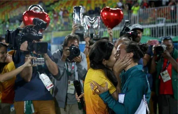 Com pedido de casamento gay, Rio 2016 dá visibilidade à causa LGBT
