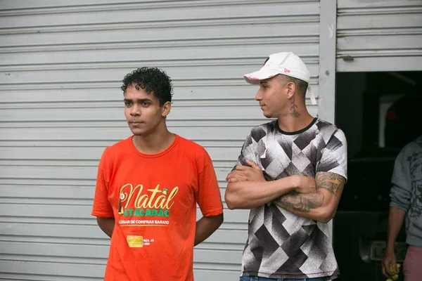 “Ouvi um estalo. Ia morrer todo mundo”, diz morador de prédio desabado