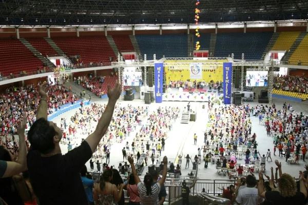 Carnaval também é tempo de reforçar a fé. Rebanhão reúne católicos no Nilson Nelson