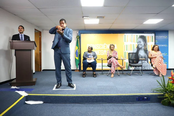 Brasil pede desculpas oficiais pela escravização das pessoas negras