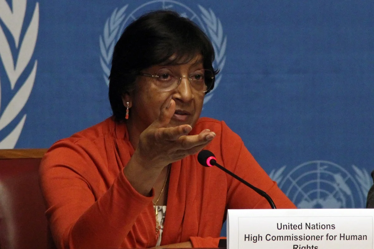 Navi Pillay na sede da ONU em Genebra, Suíça Navi Pillay na sede da ONU em Genebra, Suíça